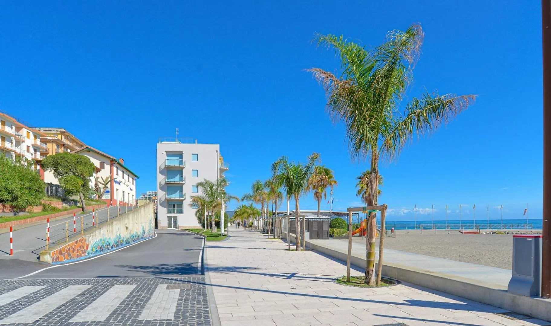 Papaveri Sul Mare By Holiday World Borghetto Santo Spirito Apartment