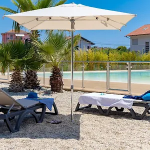 Appartamento Michelangelo With Swimming Pool And Terrace, Borghetto Santo Spirito